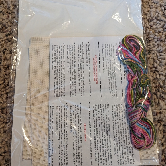 Tulip Bouquet Counted Cross Stitch Mini Quilt Wall Hanging New Creative Circle - Picture 4 of 4